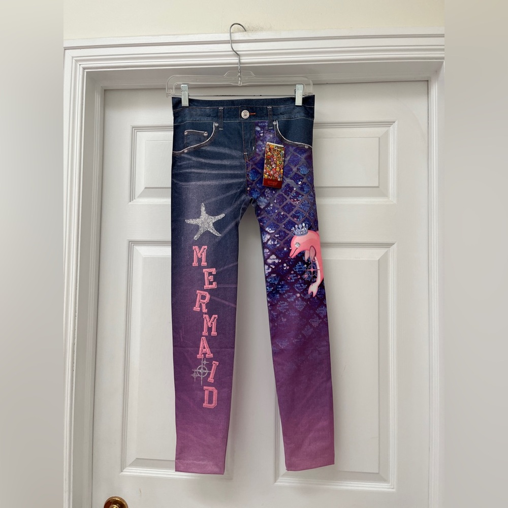 NWT Emoji The Iconic Brand Mermaid Graphic girls (10-12)